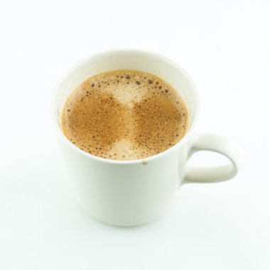 bir fincan kahve espresso beyaz zemin üzerine