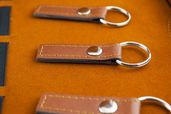 Brown leather key-chain — Stock Photo, Image