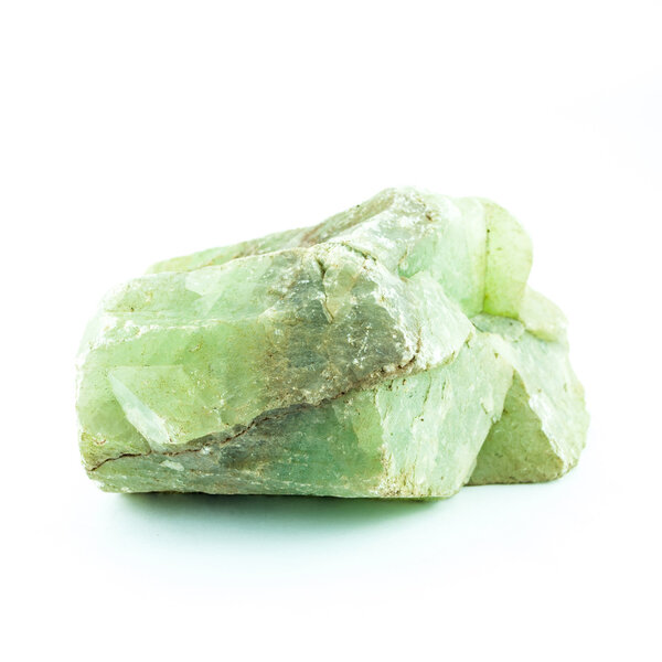 Большой камень на белом фоне
