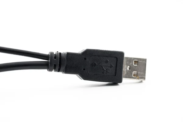 Primo piano cavo USB nero isolato su uno sfondo bianco — Foto Stock