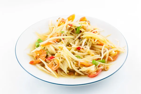 Insalata di papaya (Som Tam) Cucina tailandese piccante deliziosa sul bianco — Foto Stock