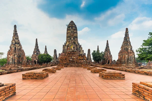 Ruïnes van de oude chaiwattanaram tempel in ayuttaya, thailand — Stockfoto