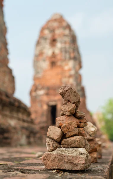 Old post and brick wall of historical architecture — Stock Photo, Image