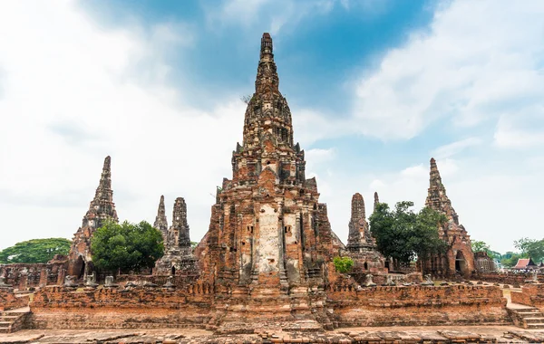 Ruines de l'ancien temple Chaiwattanaram à Ayuttaya, Thaïlande Photos De Stock Libres De Droits
