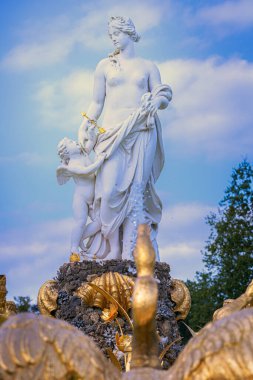 Loo Sarayı 'nın Hollanda barok bahçesi, eski bir kraliyet sarayı ve şimdi Hollanda' nın Apeldoorn kenar mahallelerinde bulunan ulusal bir müze.