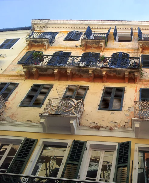 Edificio veneciano en el casco antiguo de Corfú, Grecia — Foto de Stock