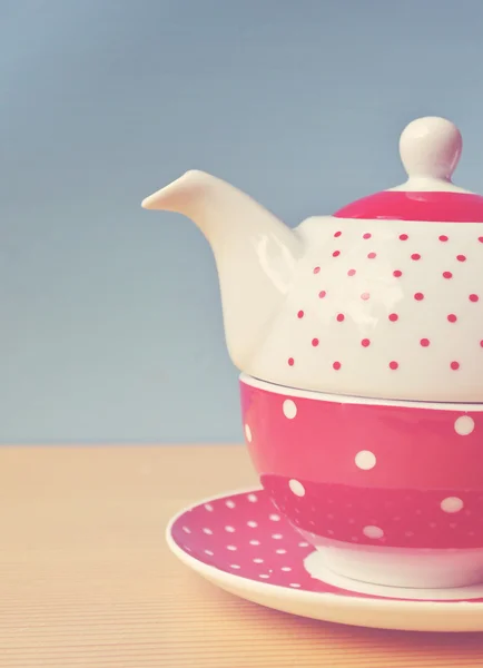 Red tea kettle polka dots vintage — Stock Photo, Image