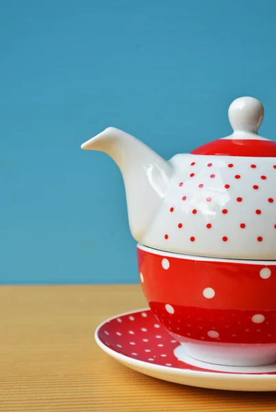 Red tea kettle polka dots — Stock Photo, Image