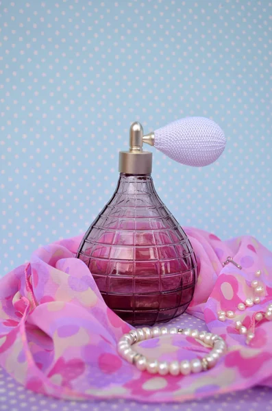 Vintage parfüm ve jewerly — Stok fotoğraf