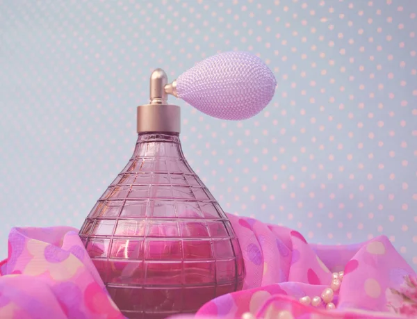 Frasco de perfume vintage spray — Fotografia de Stock
