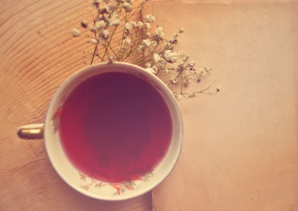 Taza de té y papel vintage — Foto de Stock