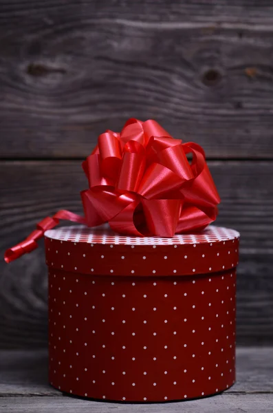 Güzel kırmızı Noel kutu — Stok fotoğraf