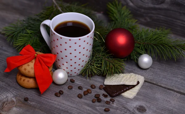 Tazza di caffè, biscotti e cioccolato per Natale — Foto Stock