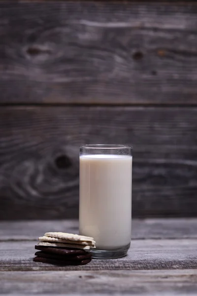 Glass of milk with chocolate — Stock Photo, Image