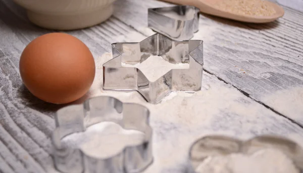 Ingredients and molds for baking cookies — Stock Photo, Image