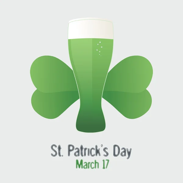 Día de San Patricio cerveza verde con hojas de trébol — Vector de stock