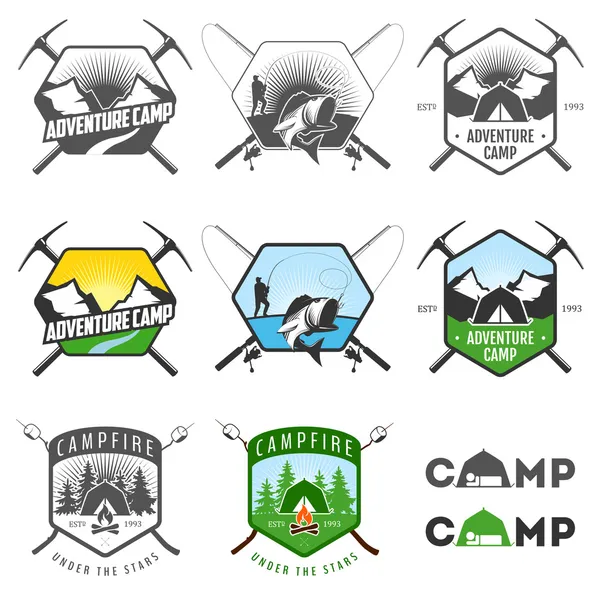 Set van vintage camping etiketten en badges — Stockvector