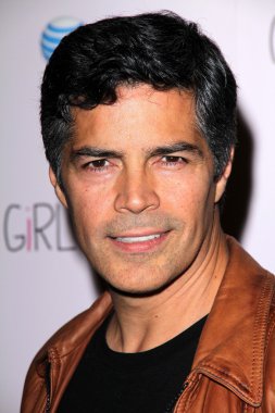 Esai morales