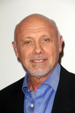 Hector Elizondo