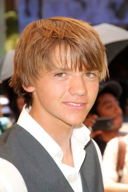 Joel Courtney
