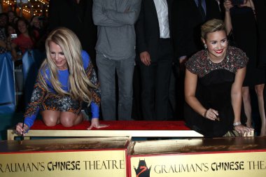 Britney Spears, Demi Lovato