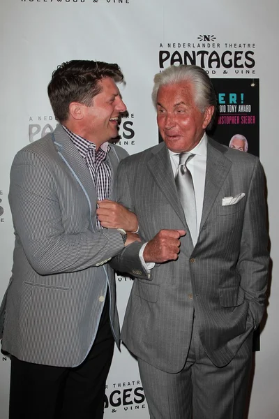 Christopher Sieber, George Hamilton —  Fotos de Stock