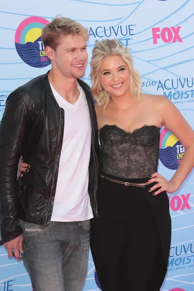 Chord Overstreet and Ashley Benson — Stock Photo, Image