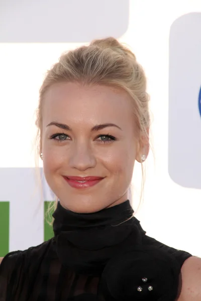 Yvonne Strahovski — Stockfoto