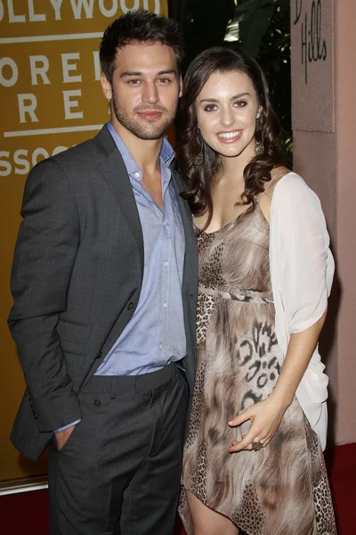 Ryan Guzman, Kathryn Mccormick — Foto Stock