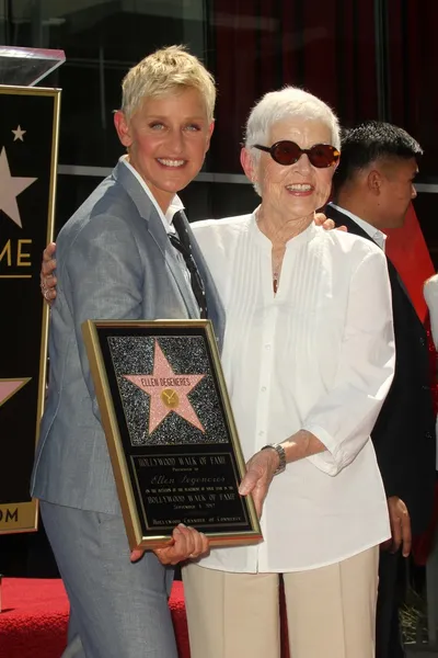 Ellen Degeneres, Betty Degeneres — Stock Photo, Image