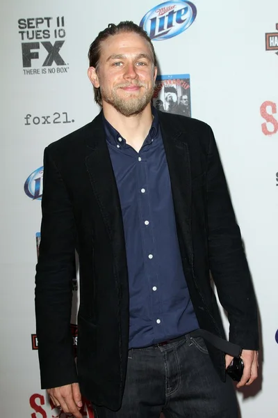 Charlie Hunnam — Photo