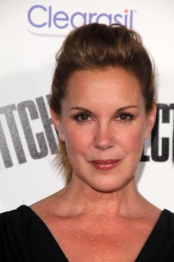 Elizabeth Perkins