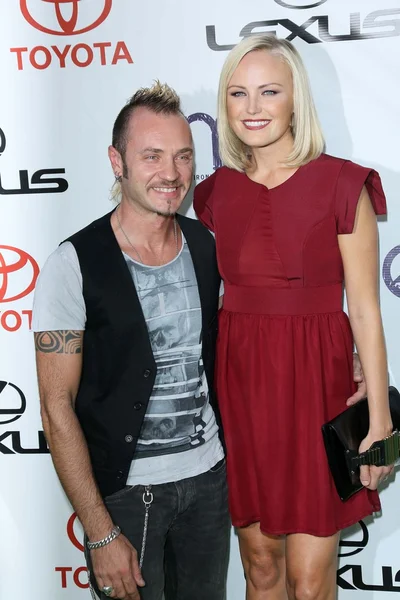 Malin akerman und ehemann roberto zincone — Stockfoto