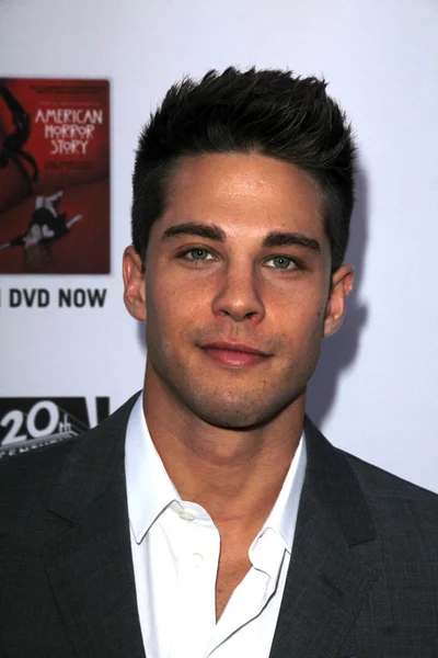 Dean geyer på premiären screening av fxs american horror story asyl, paramount theater, hollywood, ca 10-13-12 — Stockfoto