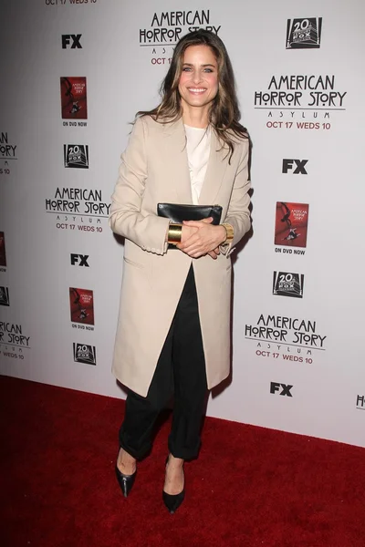 Amanda peet na premiérové promítání fxs americký horor story azyl, prvořadý divadlo, hollywood, ca 10-13-12 — Stock fotografie