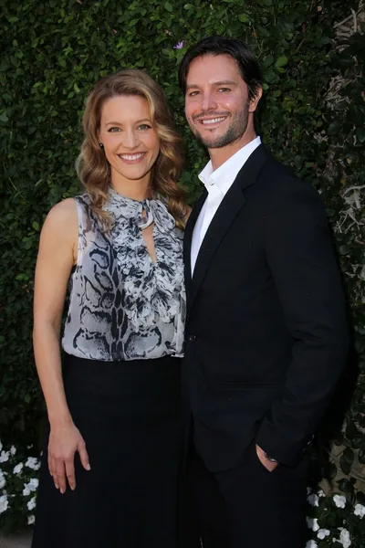 KaDee Strickland, Jason Behr at the Rape Treatment Center Fundraiser hosted by Viola Davis and honoring Norman Lear, Greenacres, Neberly Hills, CA 10-14-12 — Stock Photo, Image