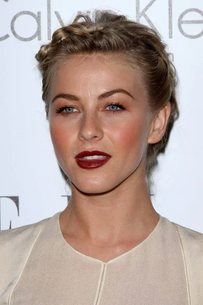 Julianne Hough at the Elle Magazine 17th Annual Women in Hollywood, Four Seasons, Los Angeles, CA 10-15-12 — Stock Photo, Image