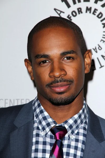 Damon Wayans Jr. at the Paley Center For Media Presents An Evening with Happy Endings and Don t Trust the B in Apartment 23, aley Center, Beverly Hills, CA — Stock Photo, Image