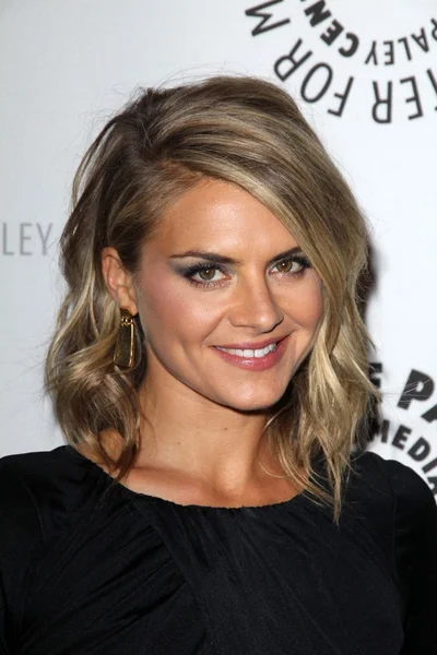 Eliza Coupe at the Paley Center For Media Presents An Evening with Happy Endings and Don t Trust the B. in Apartment 23, Paley Center, Beverly Hills, CA — Stock Photo, Image