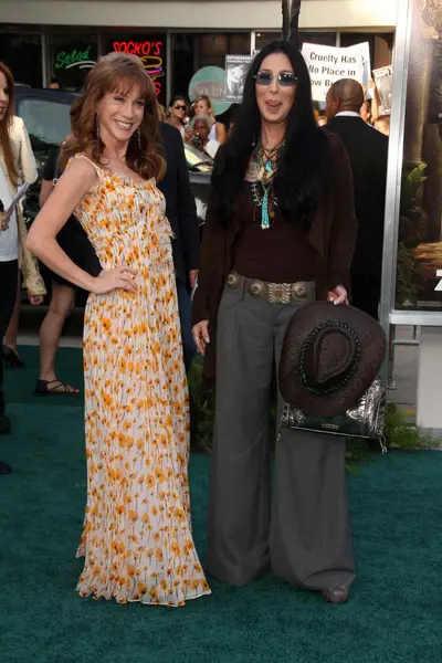 Kathy Griffin, Cher at the "Zookeeper" Premiere, Regency Village Theater, — Stock Photo, Image