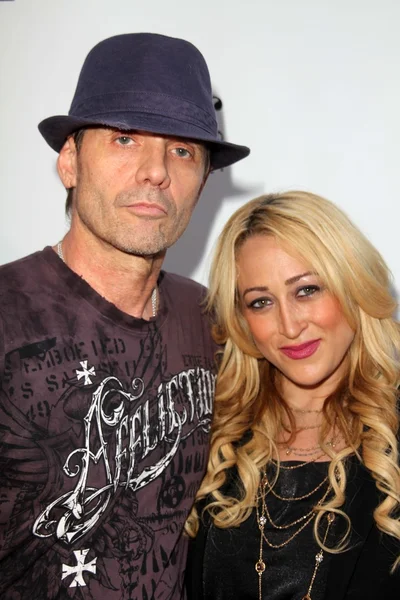 Michael Biehn, Jennifer Blanc-Biehn at "The Victim" Red Carpet Screening, — Stock Photo, Image