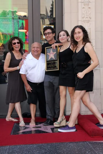 Danny Devito and family — Stock Photo, Image