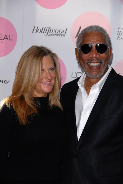 Lori McCreary and Morgan Freeman — Stockfoto