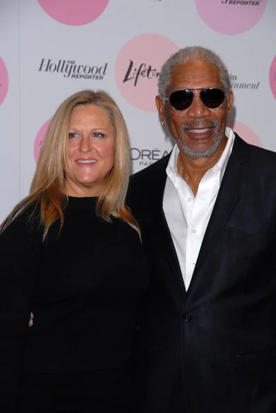 Lori McCreary y Morgan Freeman en The Hollywood Reporter 's Power 100: Wo —  Fotos de Stock