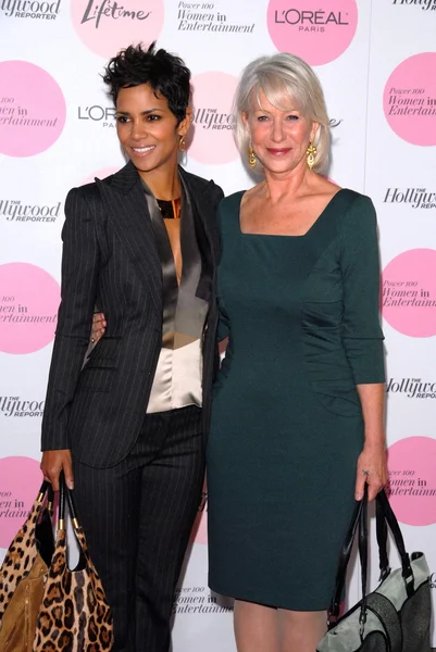 Halle berry a helen mirren — Stock fotografie