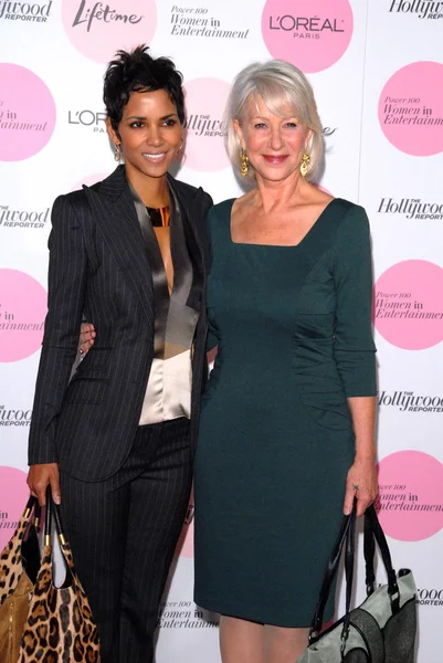 Halle berry och helen mirren — Stockfoto