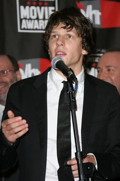 Jesse eisenberg beim 16. Critics 'Choice Film Awards Pressesaal — Stockfoto