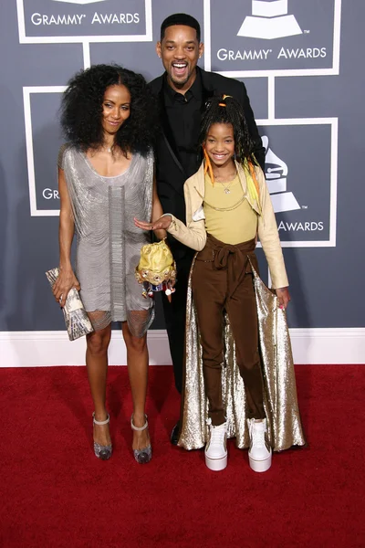 Jada Pinkett Smilth. Will Smith and Willow Smith at the 53rd Annual Grammy — Stok fotoğraf