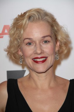 Penelope Ann Miller Aarp dergisinin filmleri yetişkinler, Beverly Wilshi için