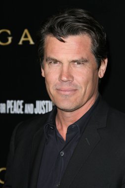 Josh Brolin at a Bvlgari Private Event Honoring Simon Fuller And Paul Hagg